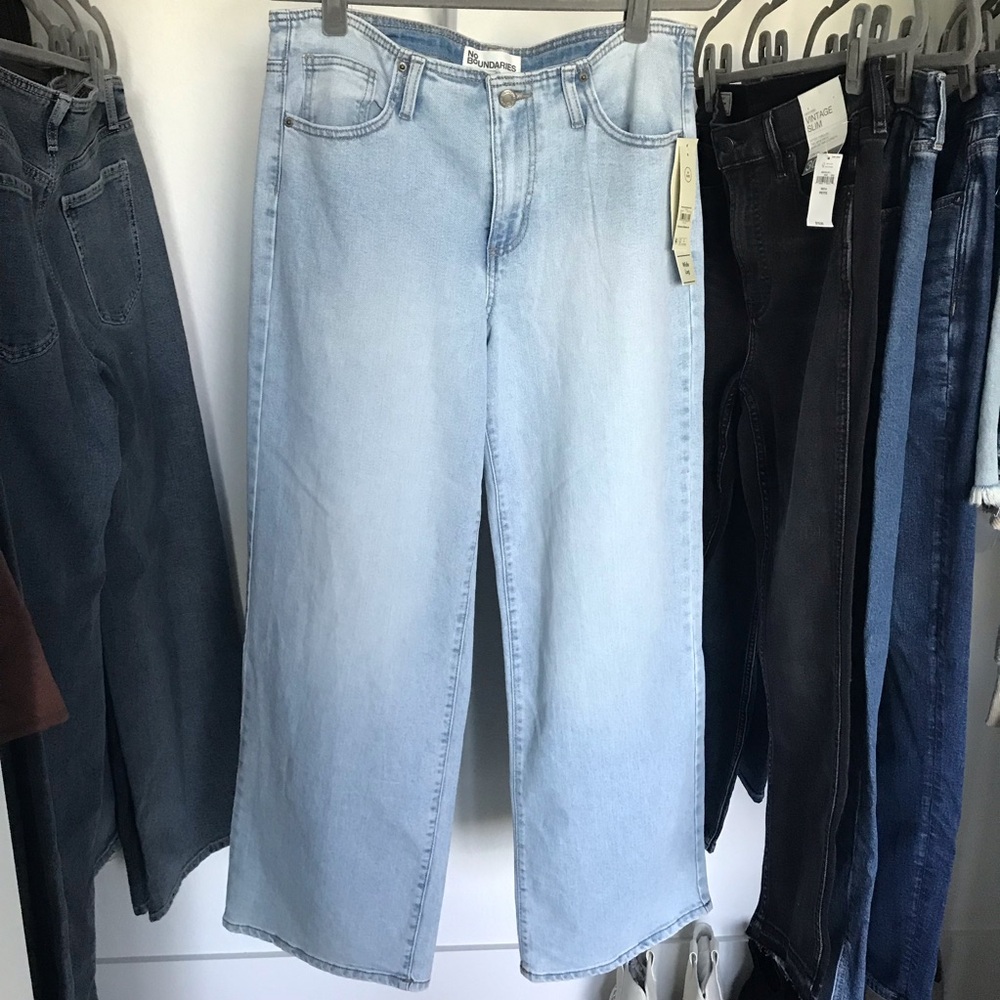 NWT No Boundaries Light Blue Wide Leg Denim Jeans size M (8-10)
